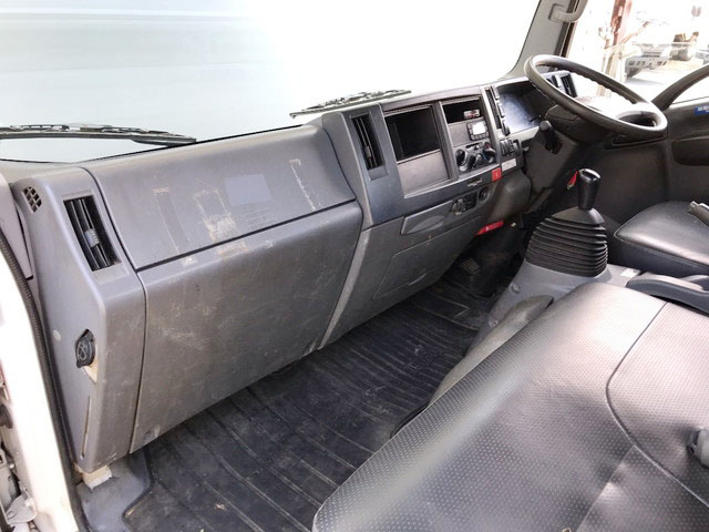 いすゞエルフ平ボディ小型（2t・3t）[写真30]