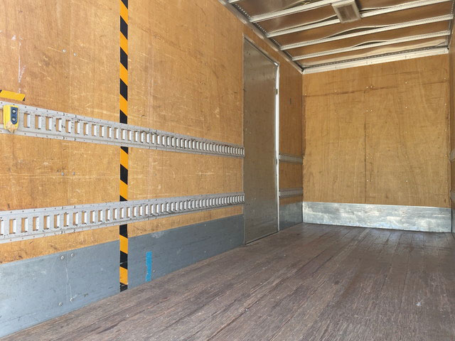 三菱ふそうキャンターアルミバン小型（2t・3t）[写真13]