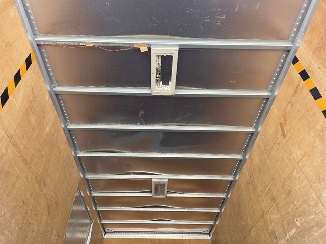 三菱ふそうキャンターアルミバン小型（2t・3t）[写真15]