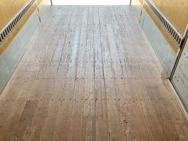 三菱ふそうキャンターアルミバン小型（2t・3t）[写真16]