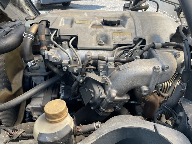 三菱ふそうキャンターアルミバン小型（2t・3t）[写真25]