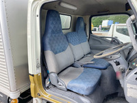 三菱ふそうキャンターアルミバン小型（2t・3t）[写真31]