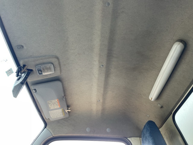 三菱ふそうキャンターアルミバン小型（2t・3t）[写真32]