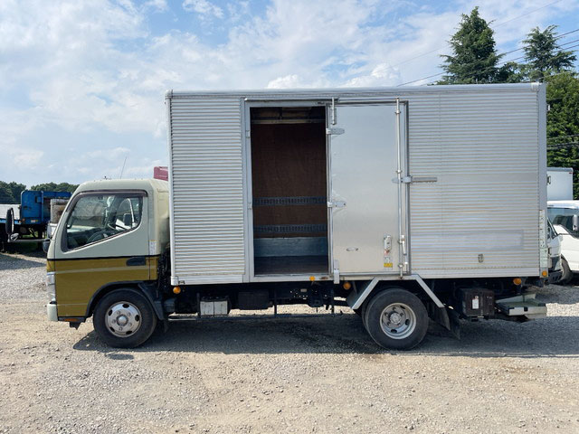 三菱ふそうキャンターアルミバン小型（2t・3t）[写真06]