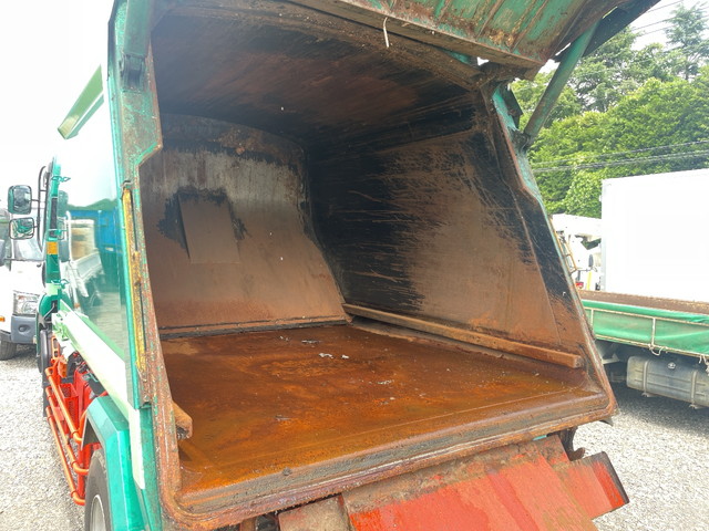 いすゞフォワードパッカー車（塵芥車）増トン（6t・8t）[写真12]