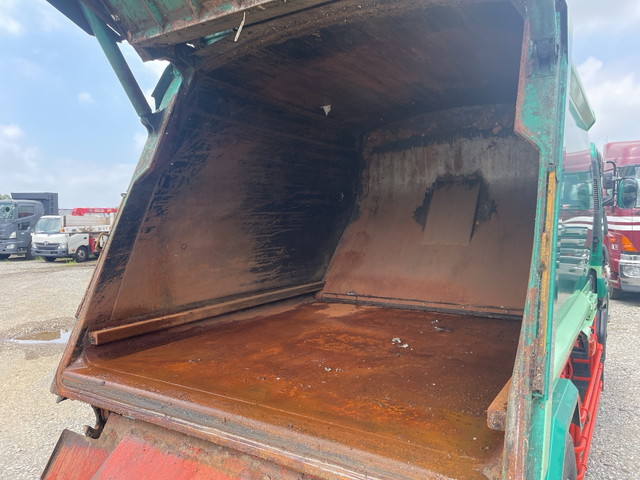 いすゞフォワードパッカー車（塵芥車）増トン（6t・8t）[写真13]