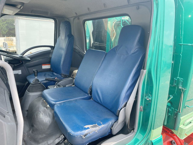 いすゞフォワードパッカー車（塵芥車）増トン（6t・8t）[写真29]