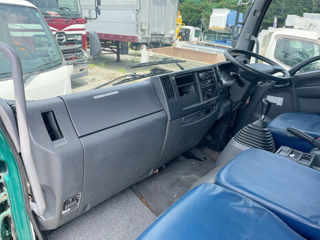 いすゞフォワードパッカー車（塵芥車）増トン（6t・8t）[写真32]