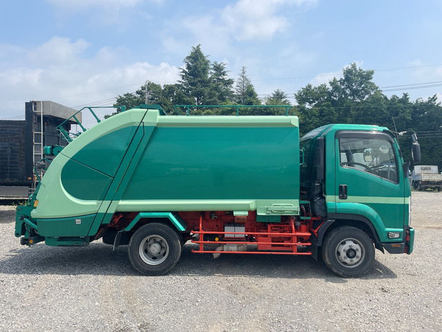 いすゞフォワードパッカー車（塵芥車）増トン（6t・8t）[写真06]