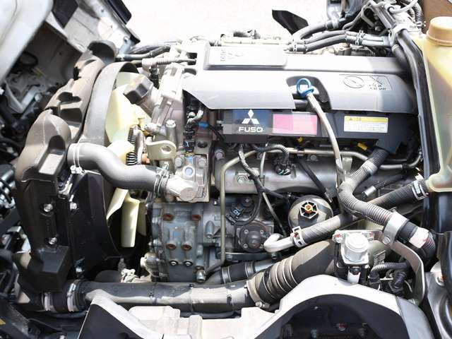 三菱ふそうキャンター平ボディ小型（2t・3t）[写真16]