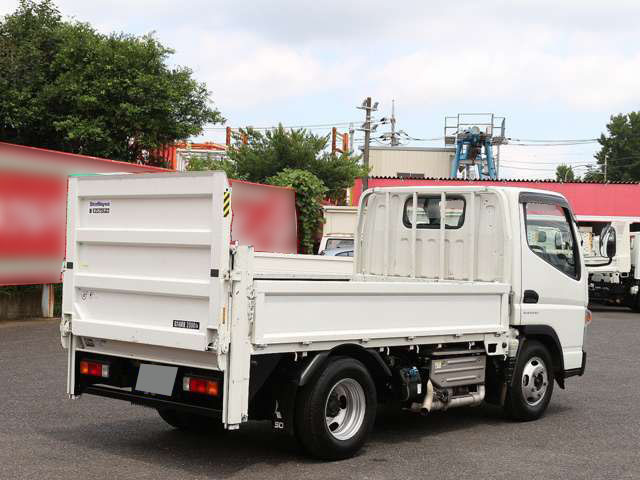 三菱ふそうキャンター平ボディ小型（2t・3t）[写真04]