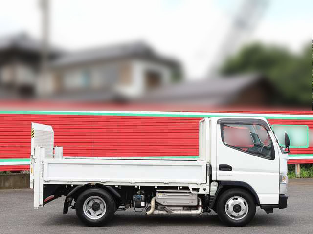 三菱ふそうキャンター平ボディ小型（2t・3t）[写真05]