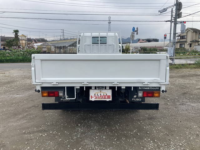 三菱ふそうキャンター平ボディ小型（2t・3t）[写真10]