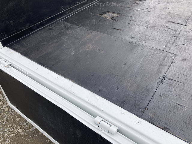 三菱ふそうキャンター平ボディ小型（2t・3t）[写真15]