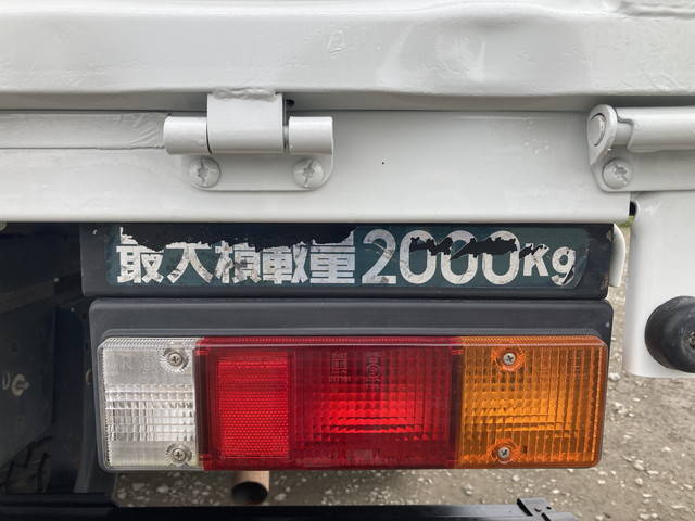 三菱ふそうキャンター平ボディ小型（2t・3t）[写真17]