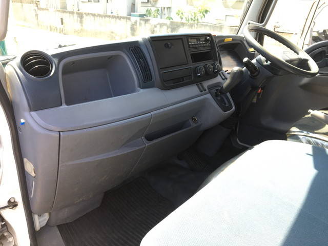 三菱ふそうキャンター平ボディ小型（2t・3t）[写真27]