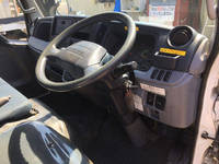 三菱ふそうキャンター平ボディ小型（2t・3t）[写真28]