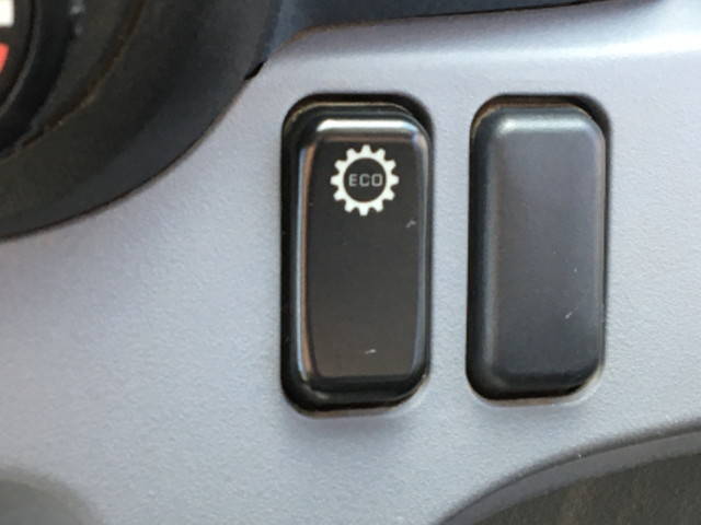 三菱ふそうキャンター平ボディ小型（2t・3t）[写真36]