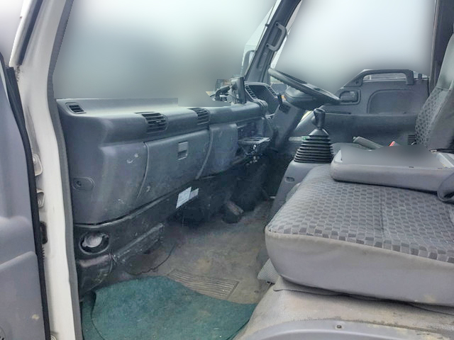 いすゞエルフセーフティローダー小型（2t・3t）[写真32]