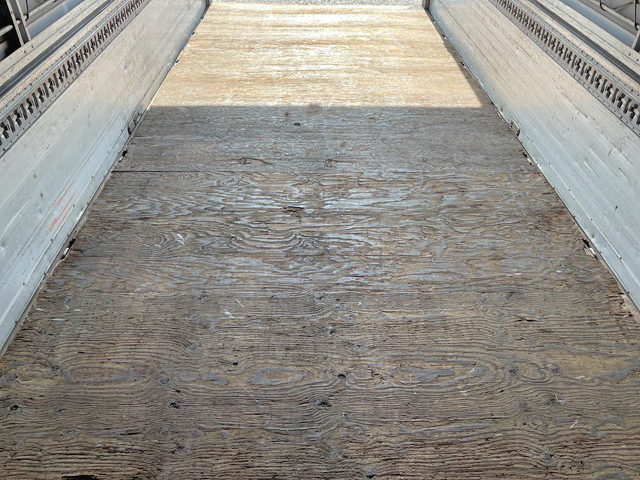 三菱ふそうファイター幌ウイング中型（4t）[写真16]