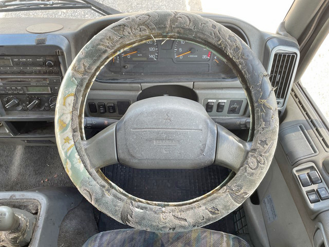 三菱ふそうファイター幌ウイング中型（4t）[写真38]