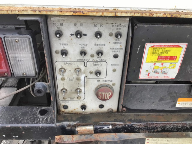 いすゞエルフ高所作業車小型（2t・3t）[写真14]