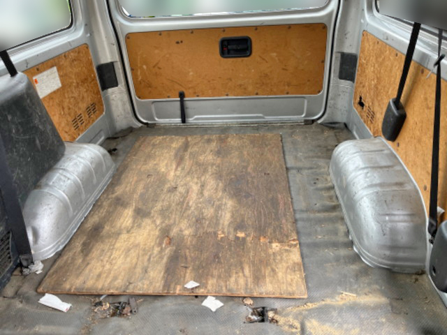 トヨタハイエースバン小型（2t・3t）[写真12]
