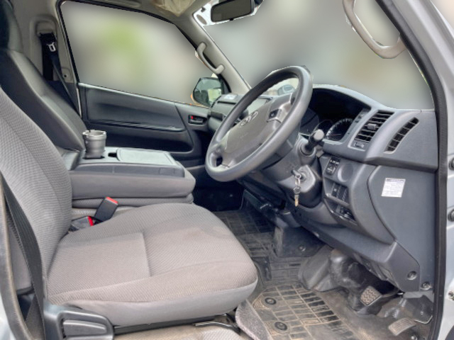 トヨタハイエースバン小型（2t・3t）[写真14]