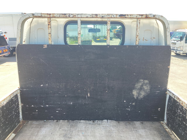 三菱ふそうキャンター平ボディ小型（2t・3t）[写真10]