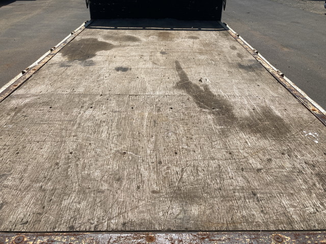 三菱ふそうキャンター平ボディ小型（2t・3t）[写真12]