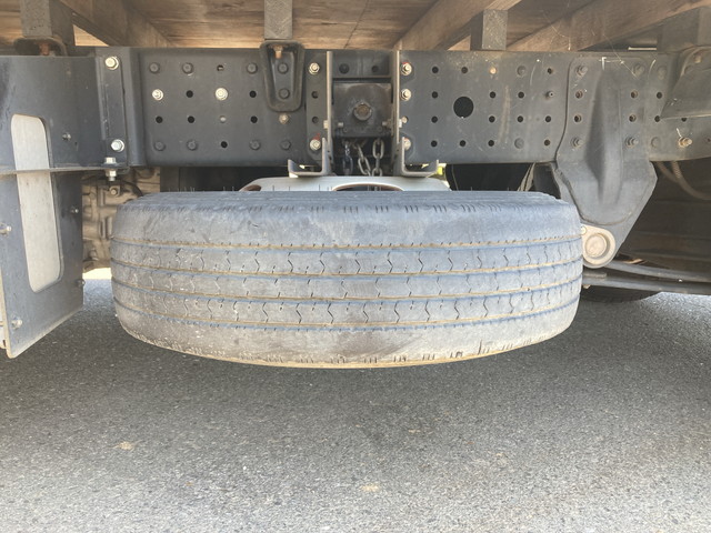 三菱ふそうキャンター平ボディ小型（2t・3t）[写真16]