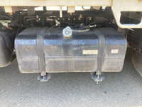 三菱ふそうキャンター平ボディ小型（2t・3t）[写真18]