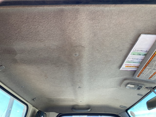 三菱ふそうキャンター平ボディ小型（2t・3t）[写真32]