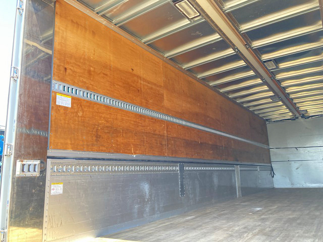 UDトラックスクオンアルミウイング大型（10t）[写真13]