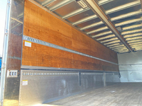 UDトラックスクオンアルミウイング大型（10t）[写真13]