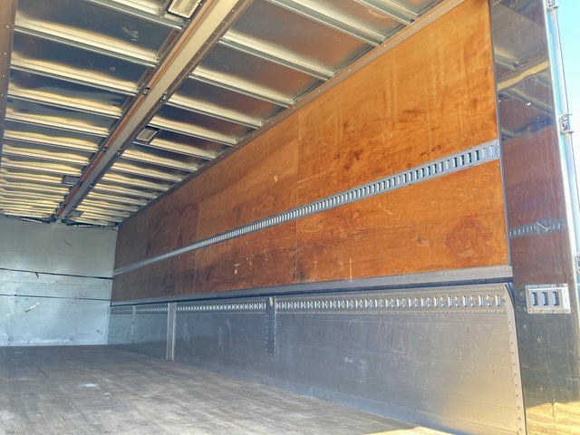 UDトラックスクオンアルミウイング大型（10t）[写真14]