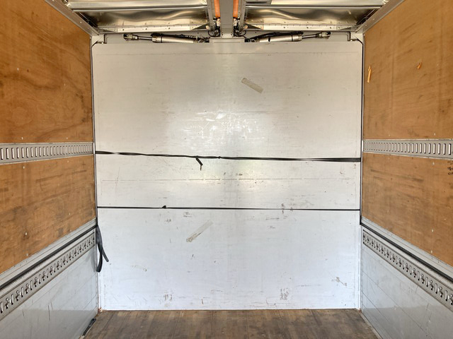 UDトラックスクオンアルミウイング大型（10t）[写真15]