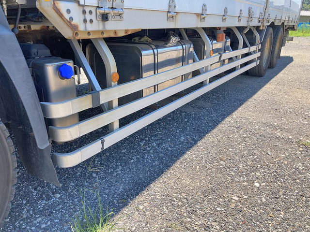 UDトラックスクオンアルミウイング大型（10t）[写真20]