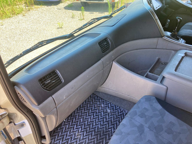 UDトラックスクオンアルミウイング大型（10t）[写真30]