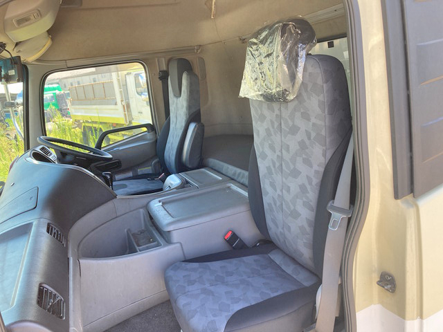 UDトラックスクオンアルミウイング大型（10t）[写真31]