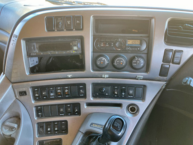 UDトラックスクオンアルミウイング大型（10t）[写真35]