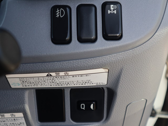 三菱ふそうキャンタークレーン4段小型（2t・3t）[写真37]