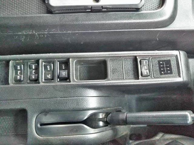 日野レンジャークレーン3段増トン（6t・8t）[写真31]