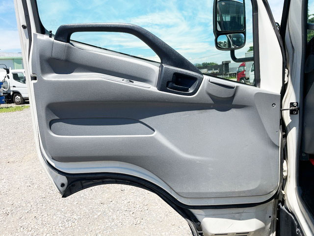 日野デュトロ平ボディ小型（2t・3t）[写真22]