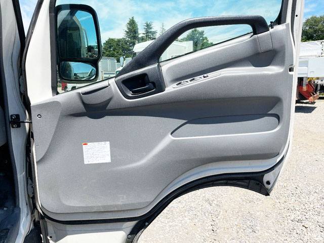 日野デュトロ平ボディ小型（2t・3t）[写真23]