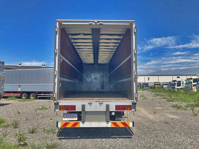 UDトラックスクオンアルミウイング大型（10t）[写真09]