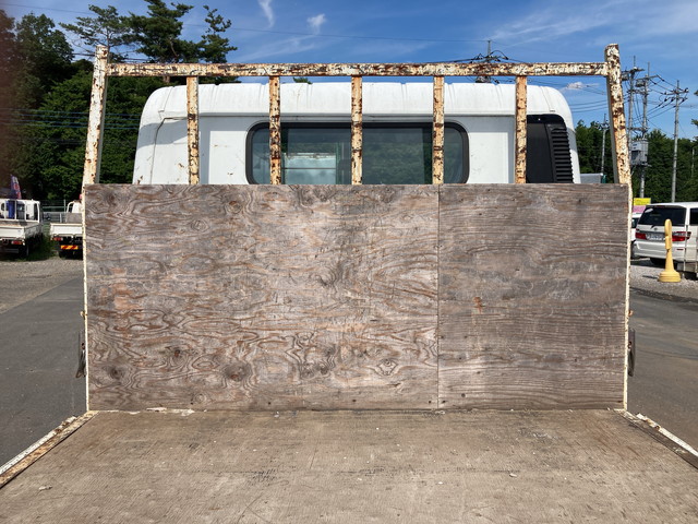 三菱ふそうキャンター平ボディ小型（2t・3t）[写真10]