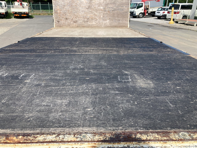 三菱ふそうキャンター平ボディ小型（2t・3t）[写真11]