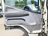 三菱ふそうキャンター平ボディ小型（2t・3t）[写真19]