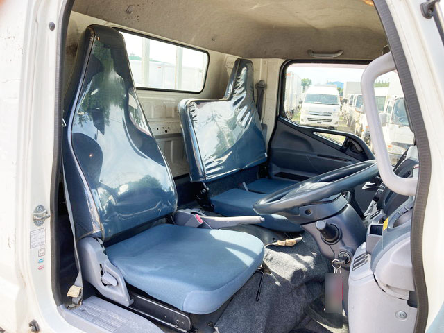 三菱ふそうキャンター平ボディ小型（2t・3t）[写真22]